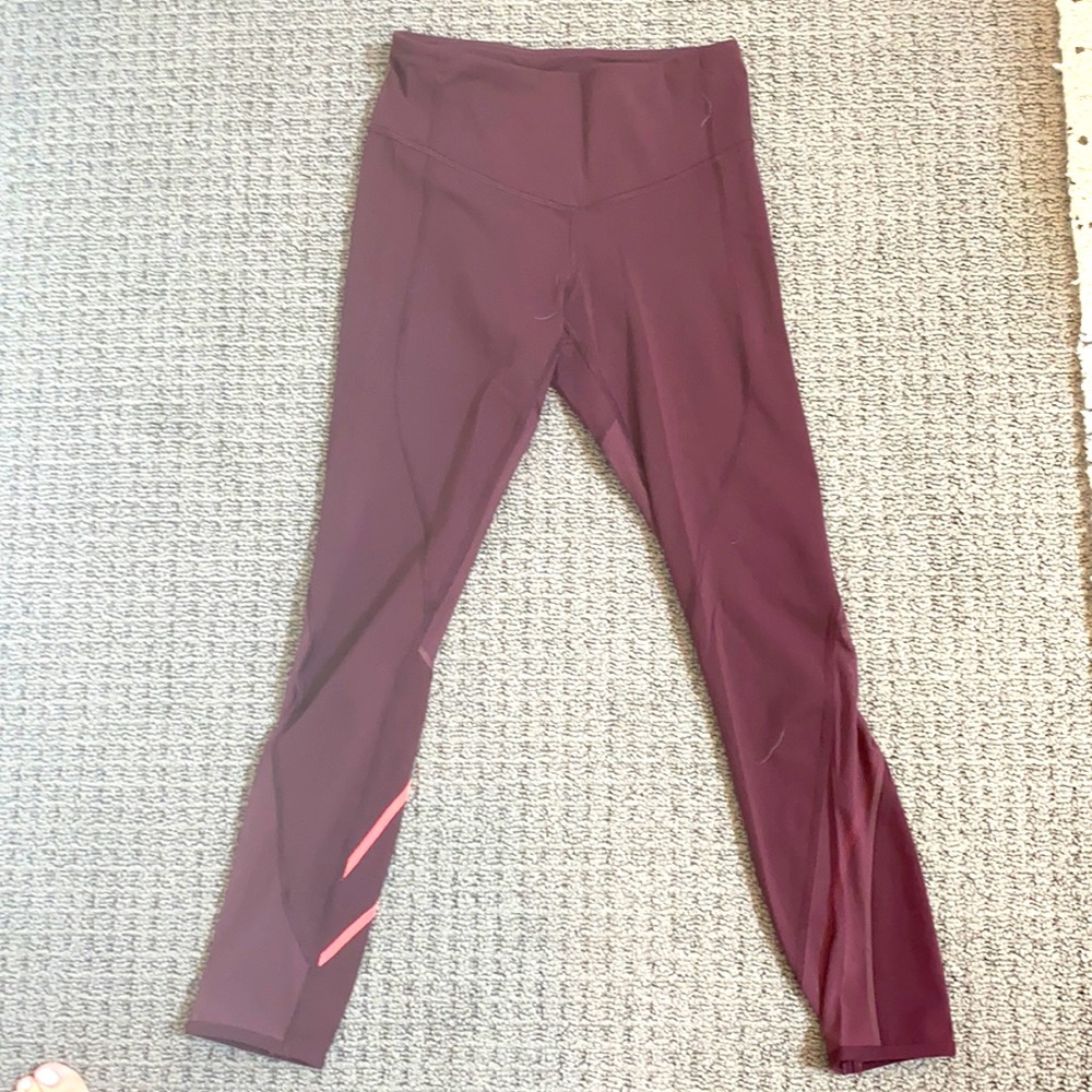 Burgundy lululemon cropped leggings